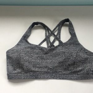 Lululemon sports bra new